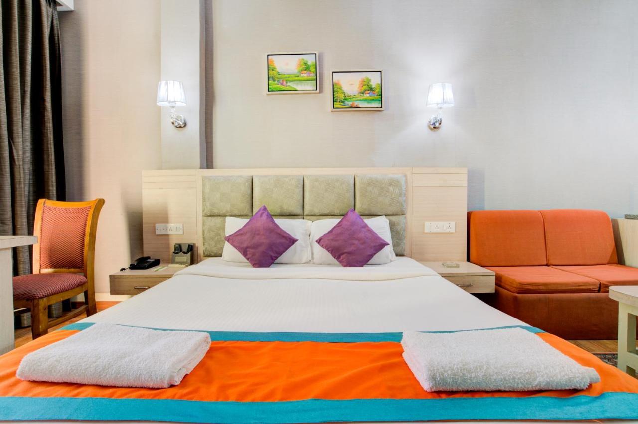Hotel Mahadev Palace Deoghar Exteriör bild