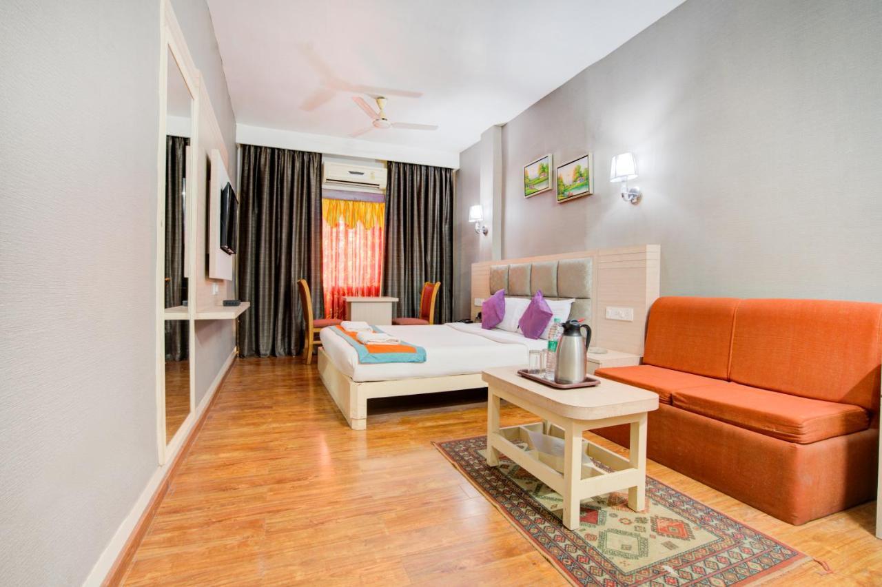 Hotel Mahadev Palace Deoghar Exteriör bild