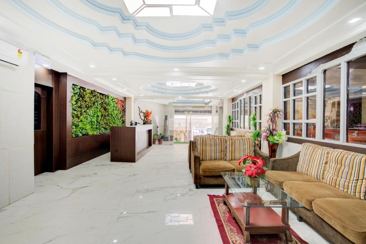 Hotel Mahadev Palace Deoghar Exteriör bild